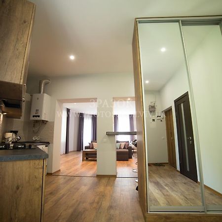 Foxy Lviv Apartamento Exterior foto