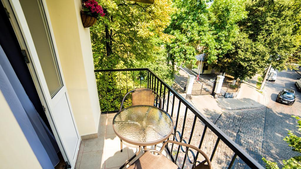 Foxy Lviv Apartamento Exterior foto